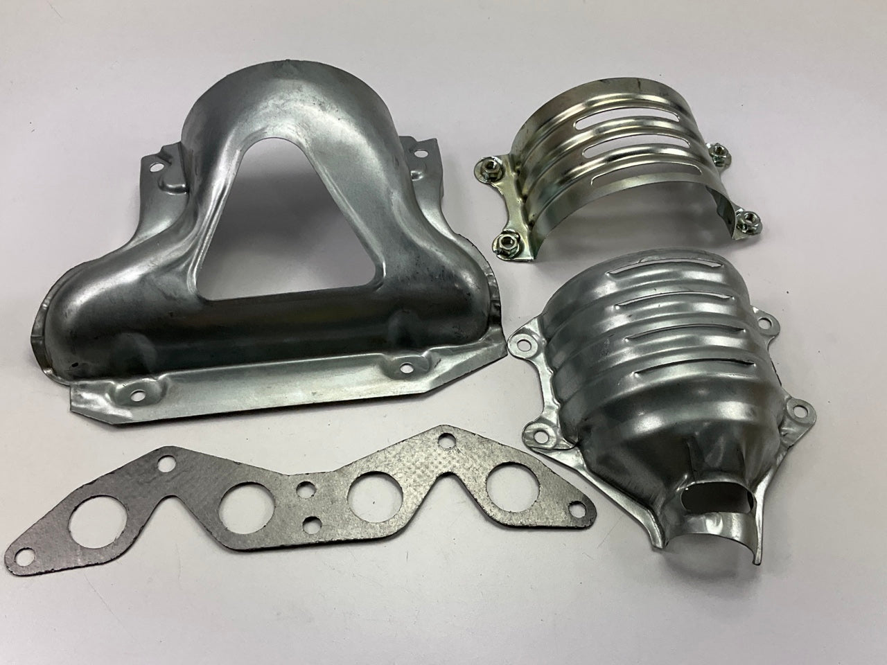 Walker 16373 Direct-Fit EPA Catalytic Converter Exhaust Manifold 01-05 Civic 1.7