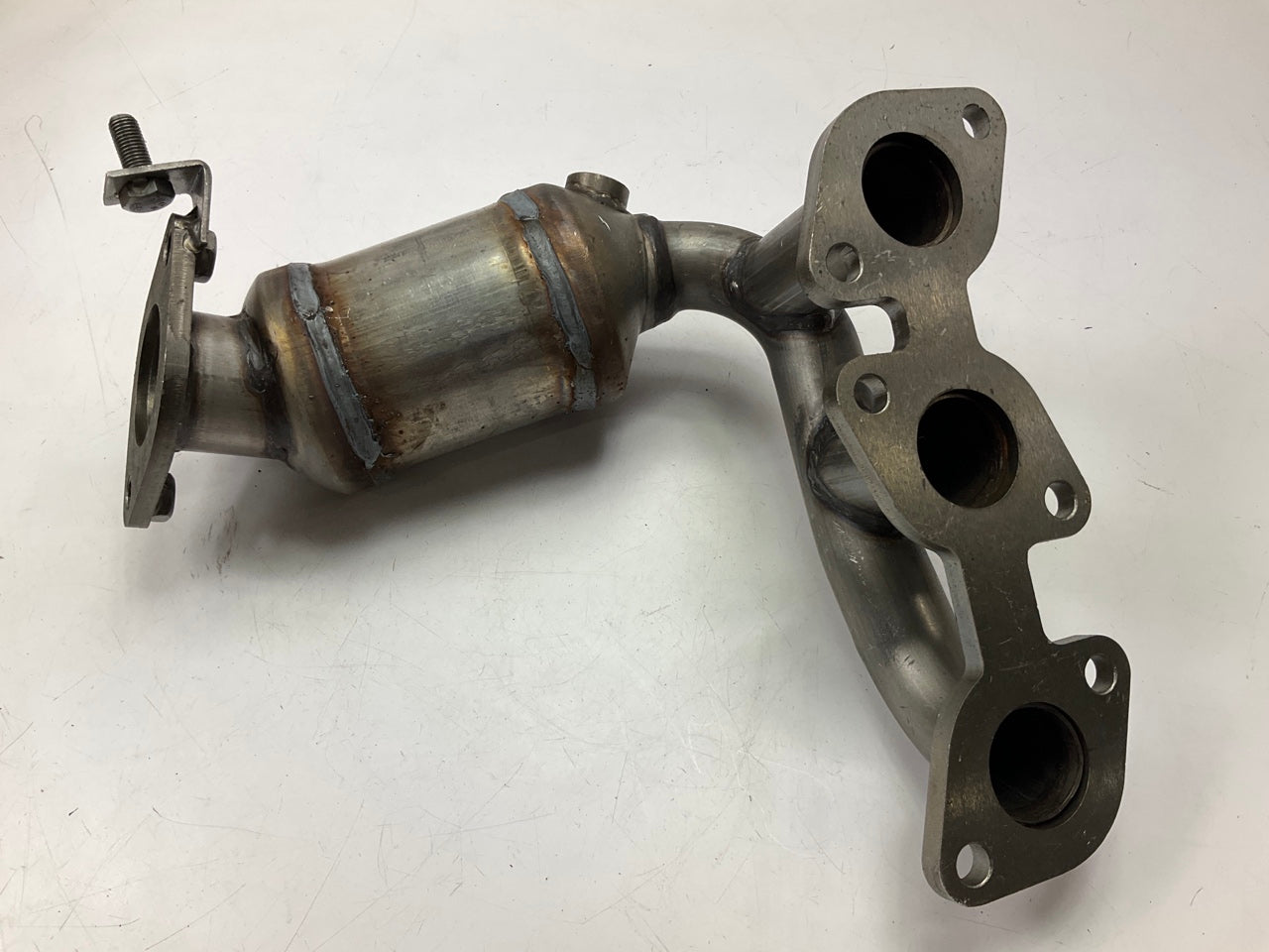 Walker 16396 Direct Fit Catalytic Converter With Integrated Exhaust Manifold