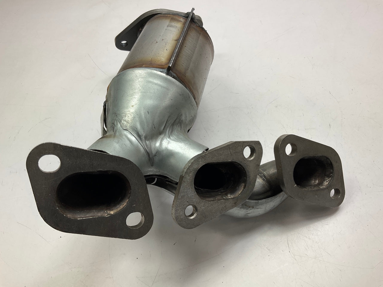 Walker 16410 Direct Fit EPA Compliant Catalytic Converter & Exhaust Manifold