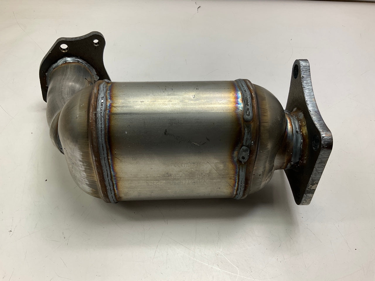 Walker 16438 Catalytic Converter For 2005-2009 Nissan Quest, 04-08 Maxima V6