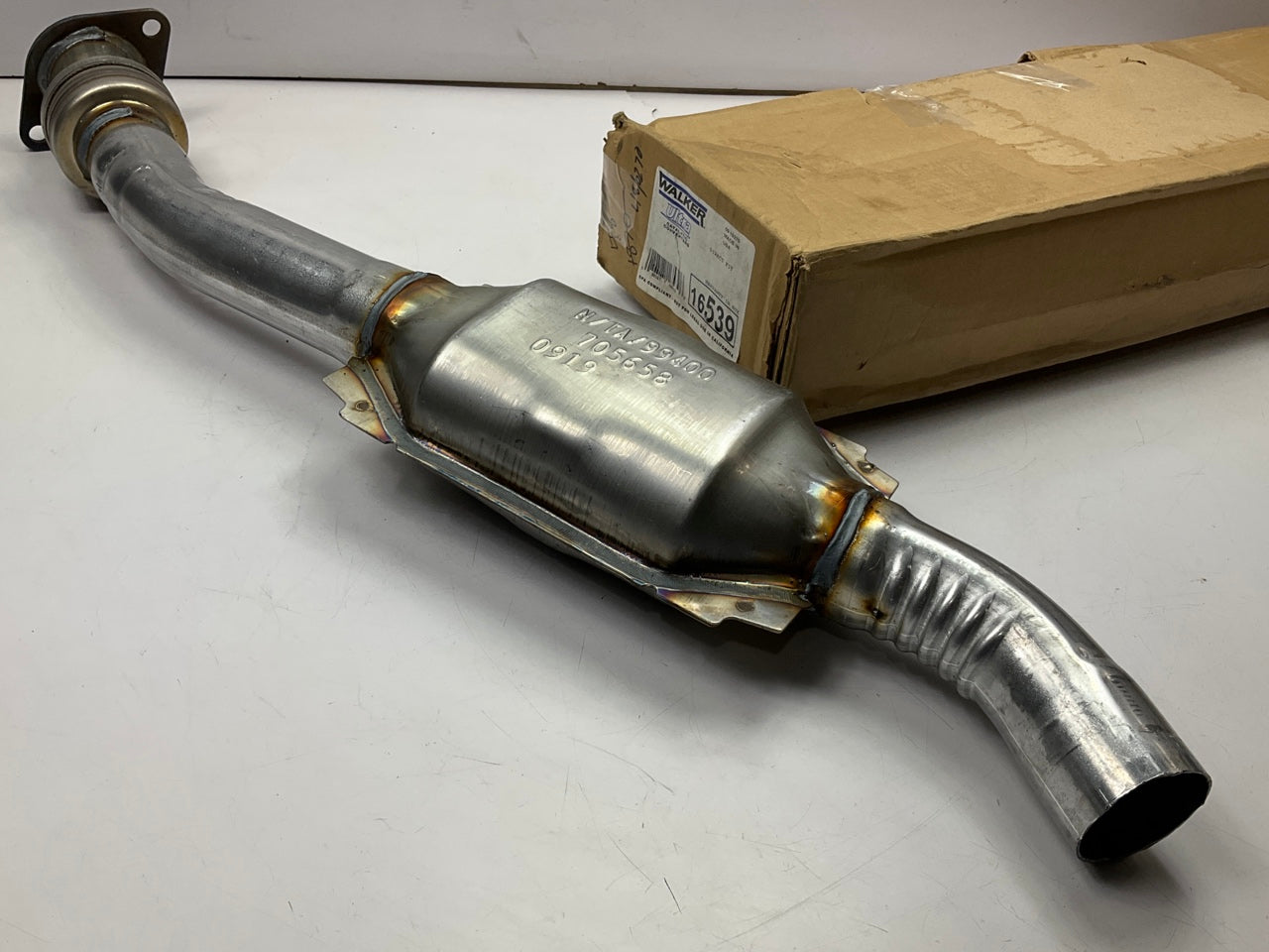 Walker 16539 Direct Fit EPA Compliant Catalytic Converter