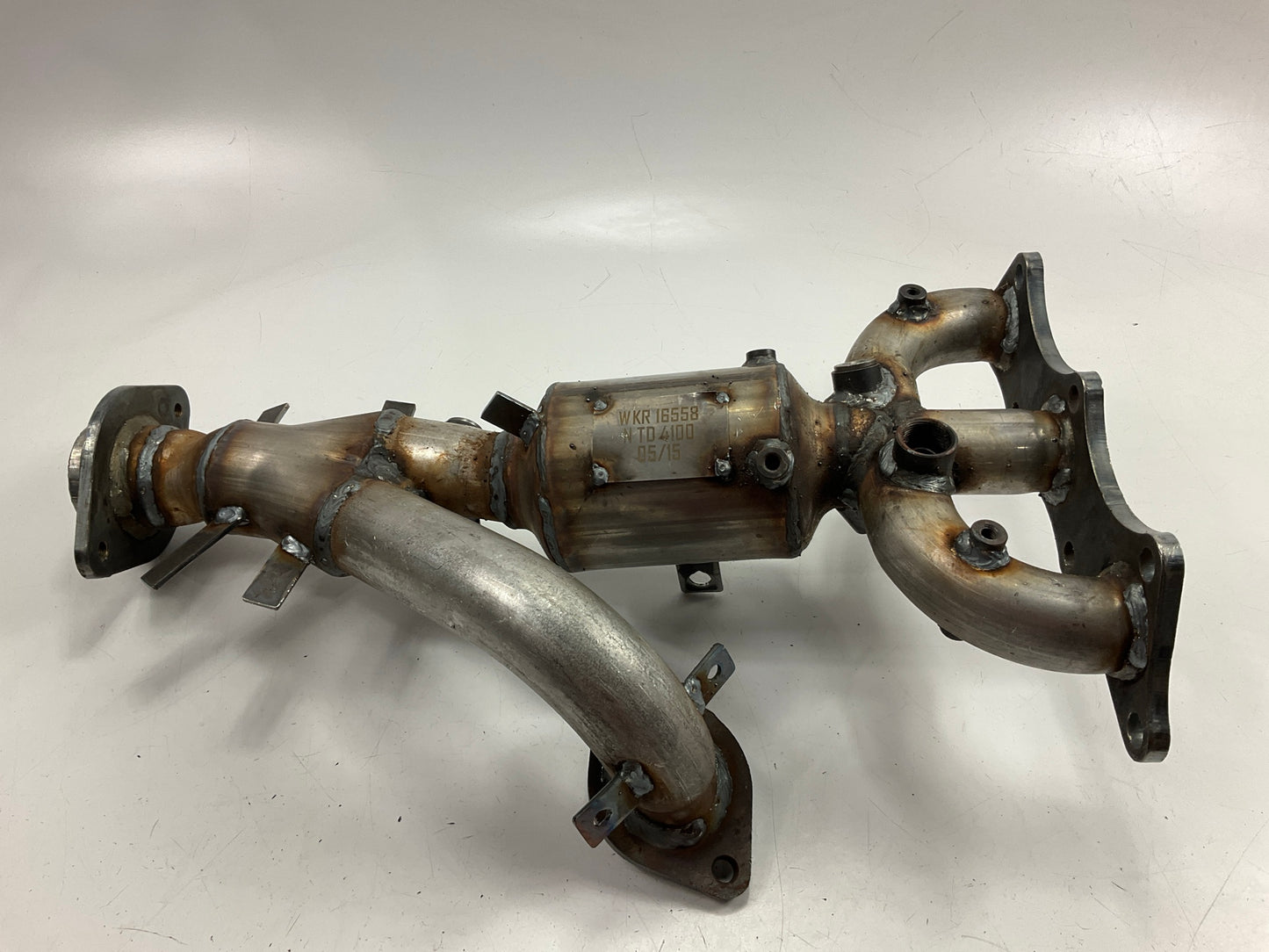 Walker 16558 Rear Catalytic Converter For 2004-2011 Mitsubishi Endeavor