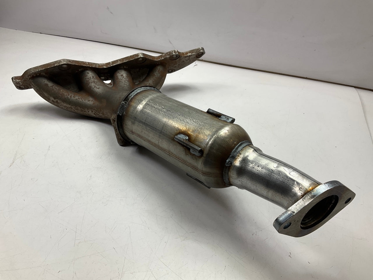 SURFACE RUST - Walker 16583 Catalytic Converter With Integrated Exhaust Manifold