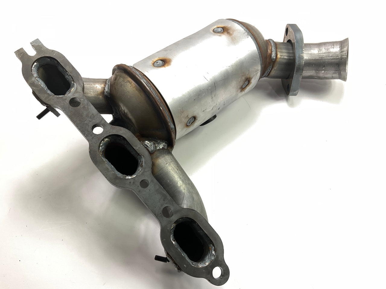 Walker 16627 Front Direct Fit EPA Compliant Catalytic Converter & Manifold