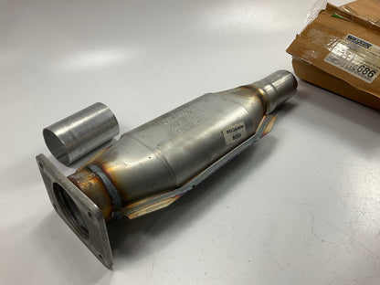 Walker 16686  Catalytic Converter 00-05 DeVille, 06-08 DTS, 98-01 Seville