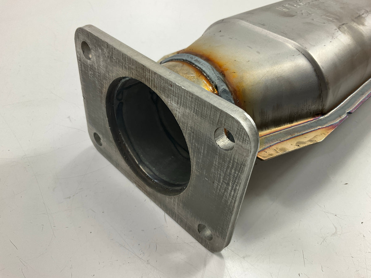 Walker 16686  Catalytic Converter 00-05 DeVille, 06-08 DTS, 98-01 Seville