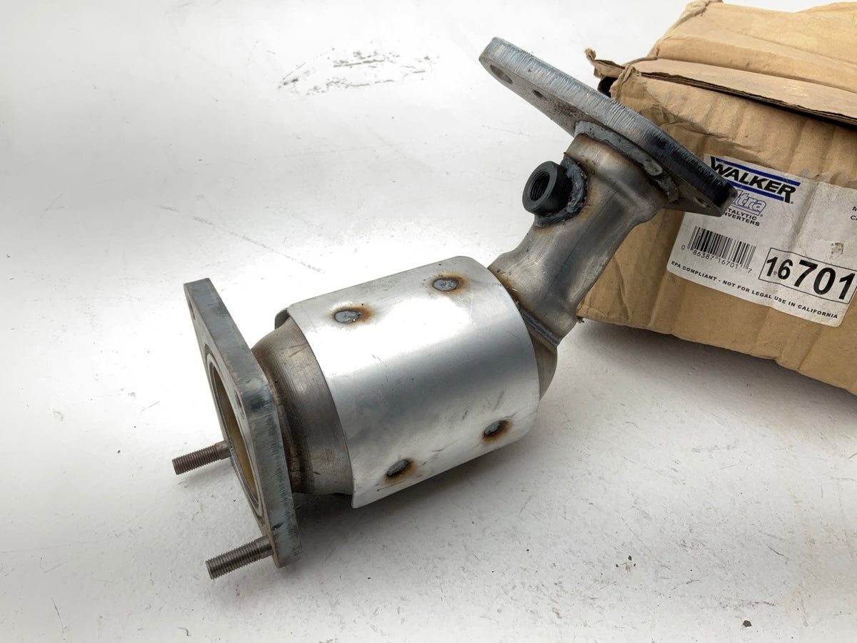Walker 16701 Catalytic Converter For 2009-2014 Nissan Maxima