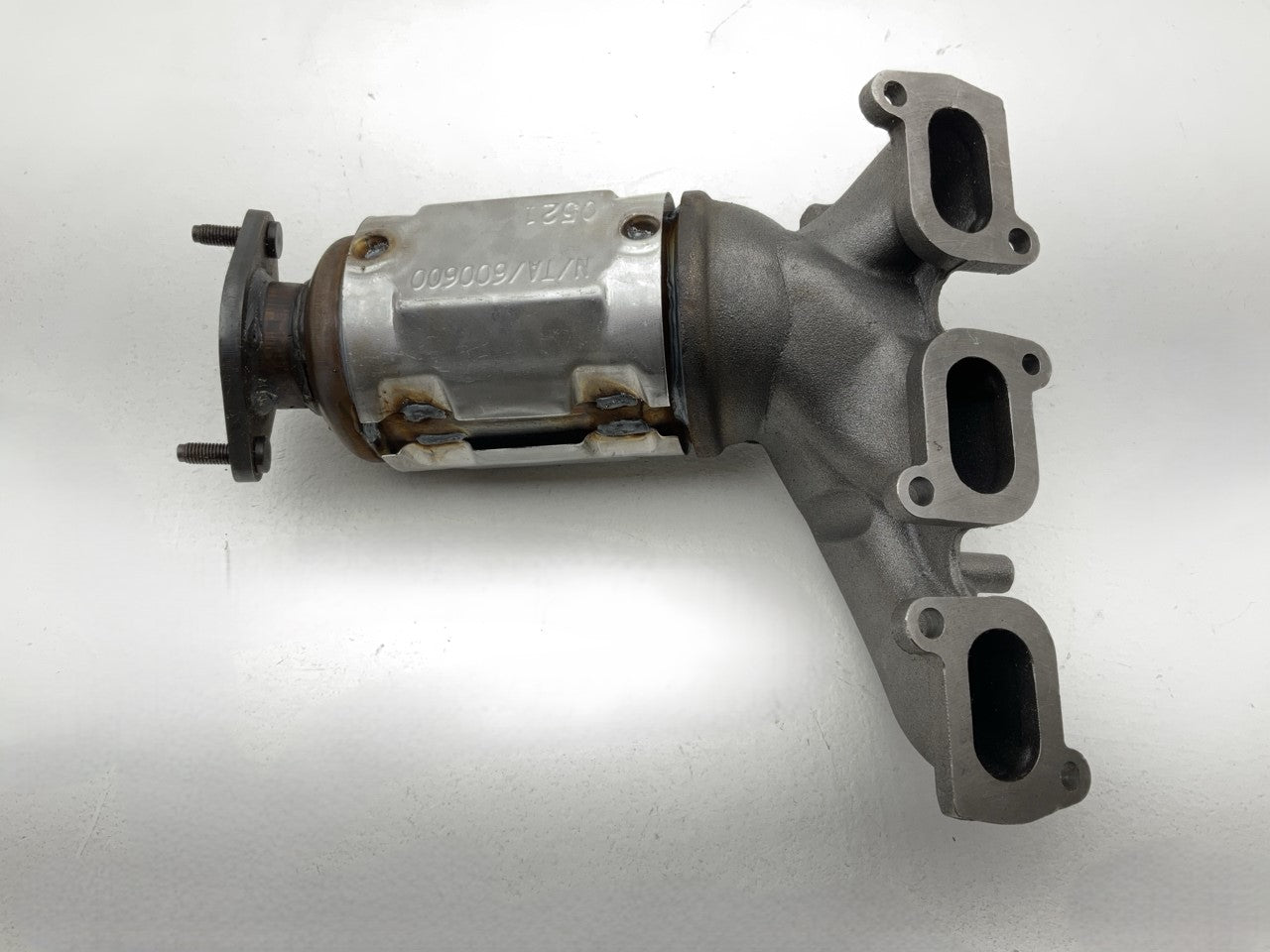 Walker 16720 Front Catalytic Converter With Integrated Exhaust Manifold - EPA