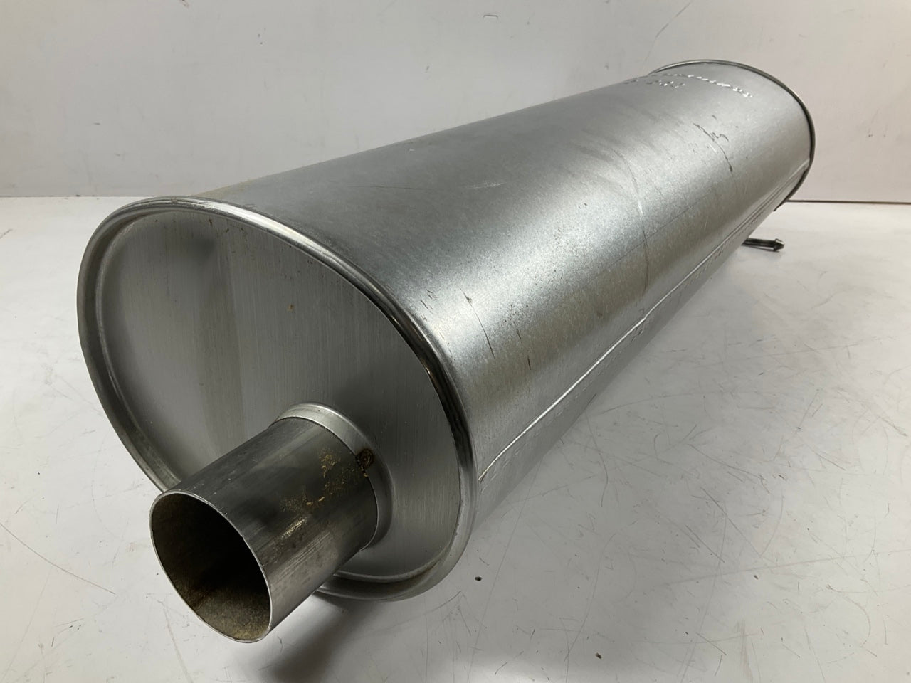 Walker 21338 Quiet-Flow SS (Stainless Steel) Muffler For 98-99 Durango 5.2L 5.9L