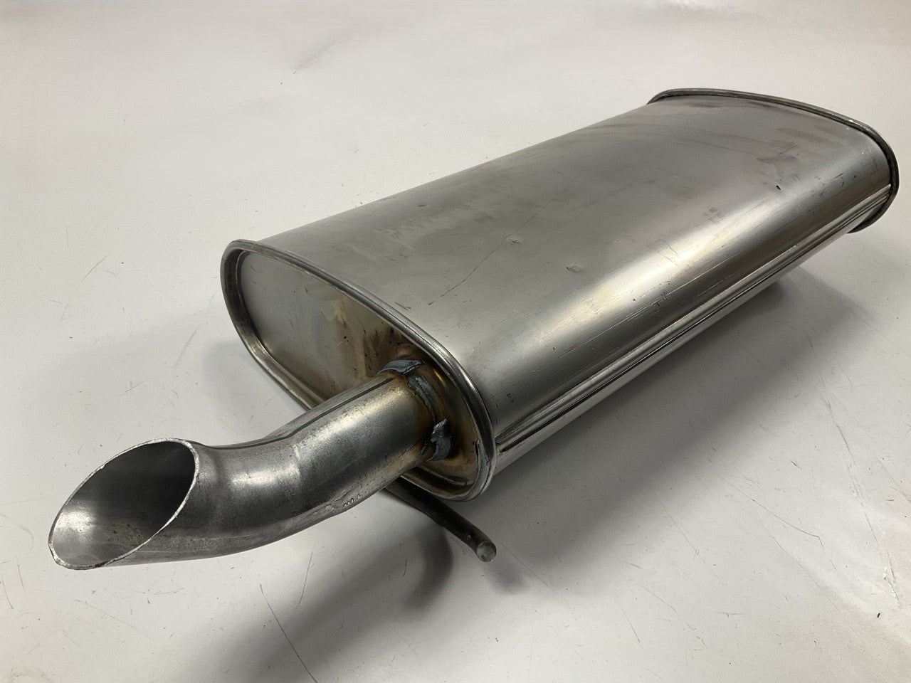 Walker 21386 Exhaust Muffler Quiet-Flow For 2000-07 Taurus, 2000-05 Sable 3.0L