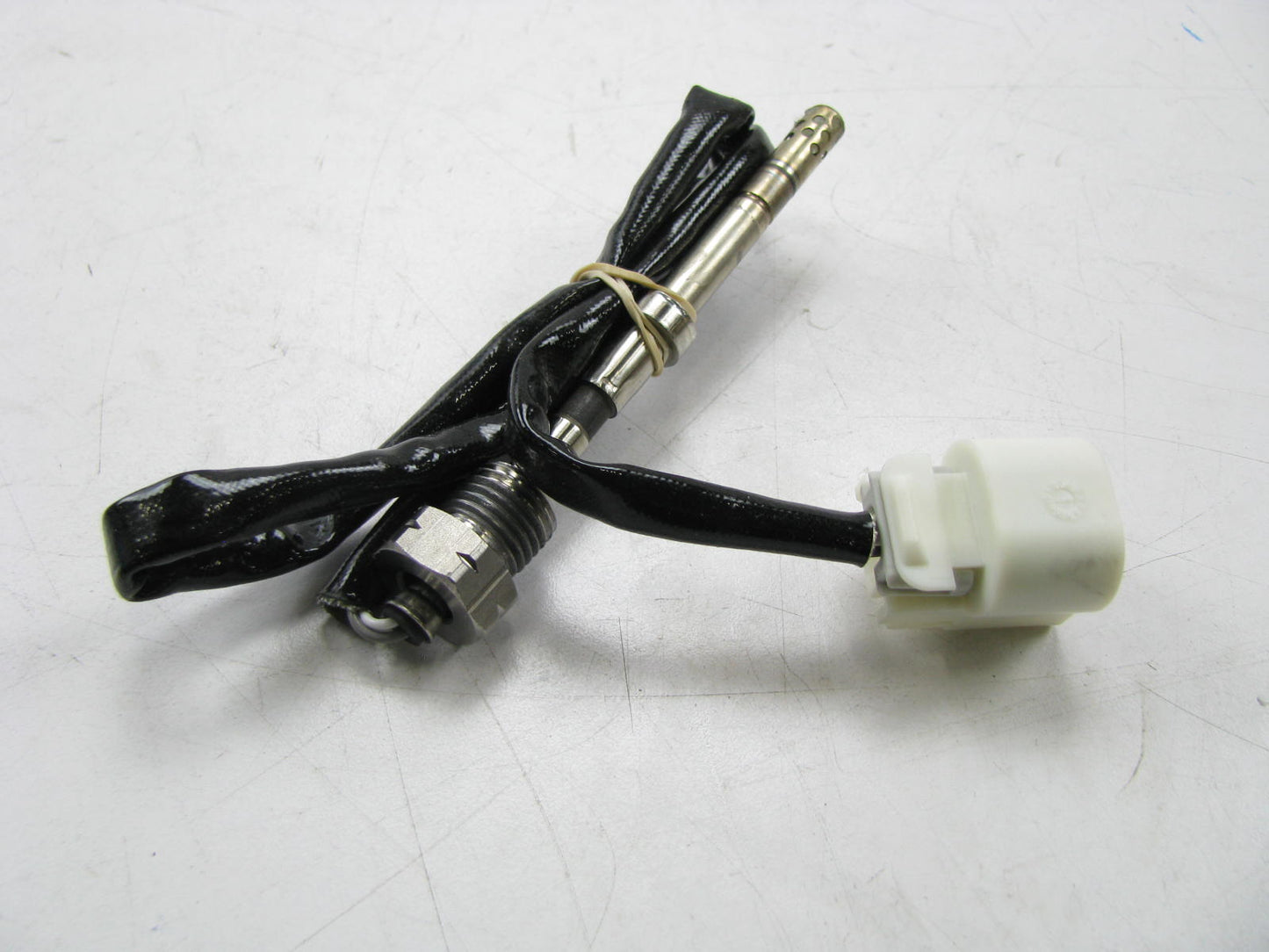 Walker 273-10011 EGT Exhaust Temperature Temp Sensor  10-16 Express 6.6L DIESEL