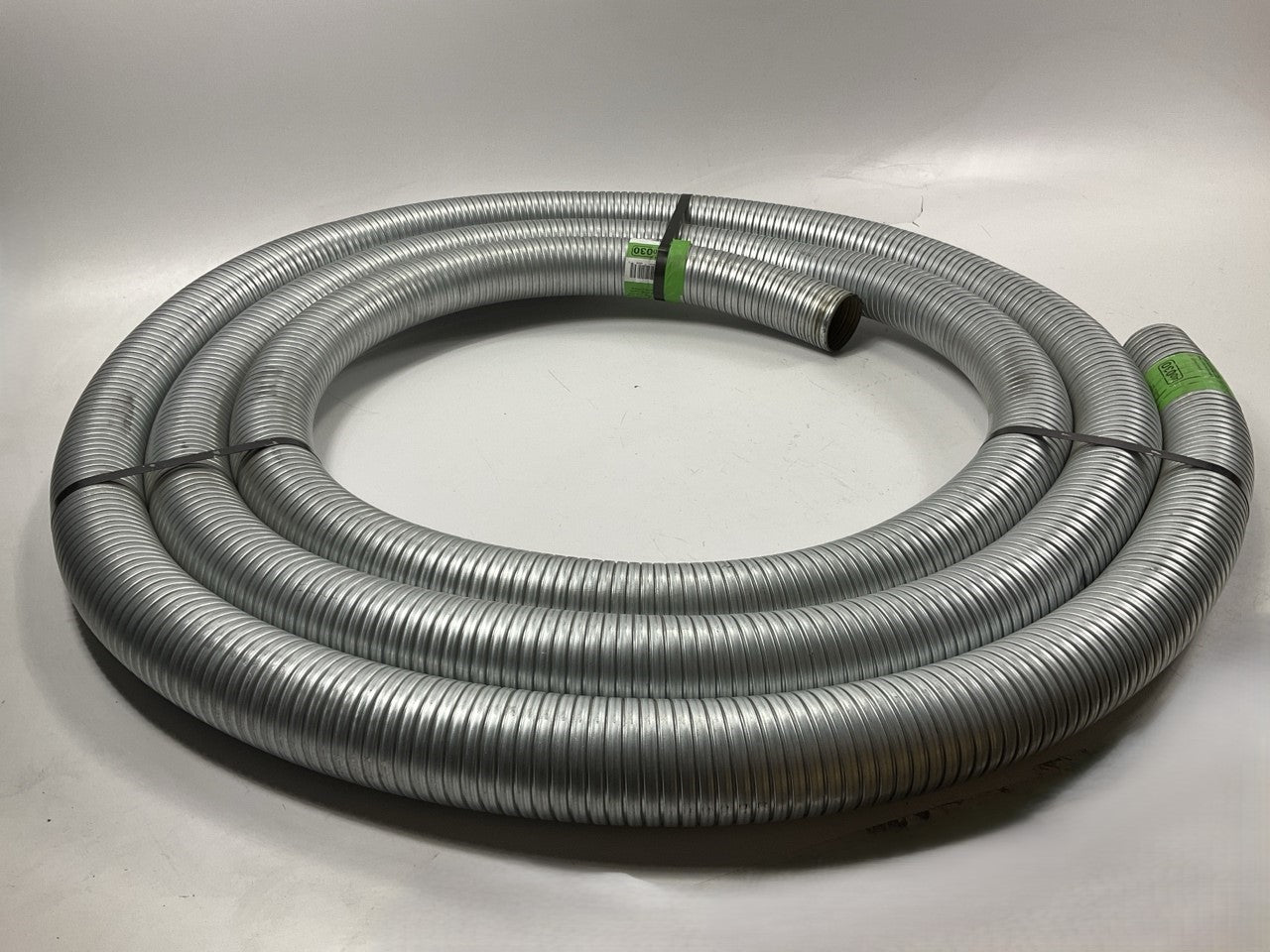 25 FEET - Walker 40030 Stainless Universal 2-1/2'' HD Exhaust Flex Pipe Tube 2.5''