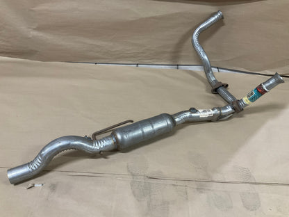 Walker 56090 Catalytic Converter For 2000-2003 Dodge Dakota 4.7L (FEDERAL)