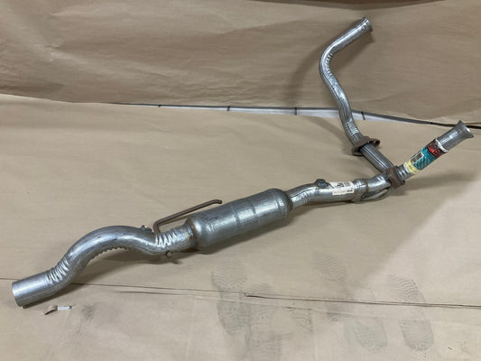 Walker 56090 Catalytic Converter For 2000-2003 Dodge Dakota 4.7L (FEDERAL)