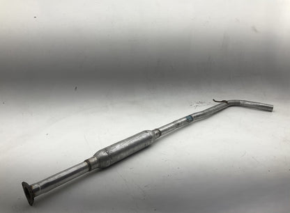 Walker 56116 Exhaust Resonator And Pipe For 2002-2007 Saturn Vue