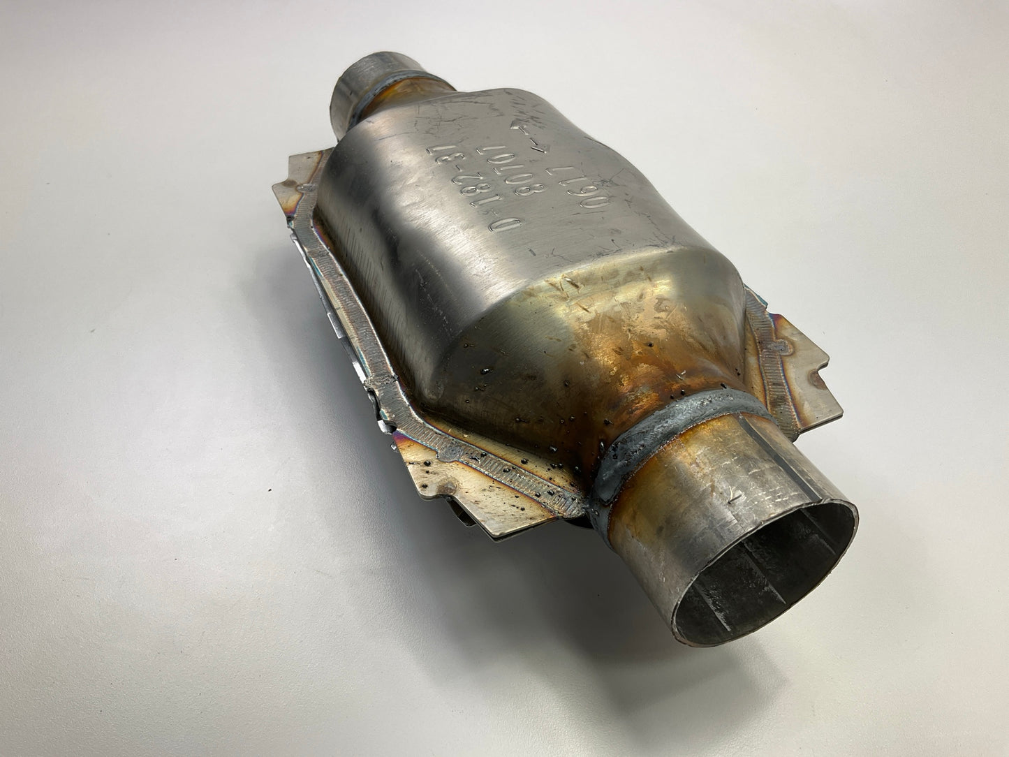 Walker 80707 Universal CALI Catalytic Converter D-182-37, 2-1/4'' In & Out