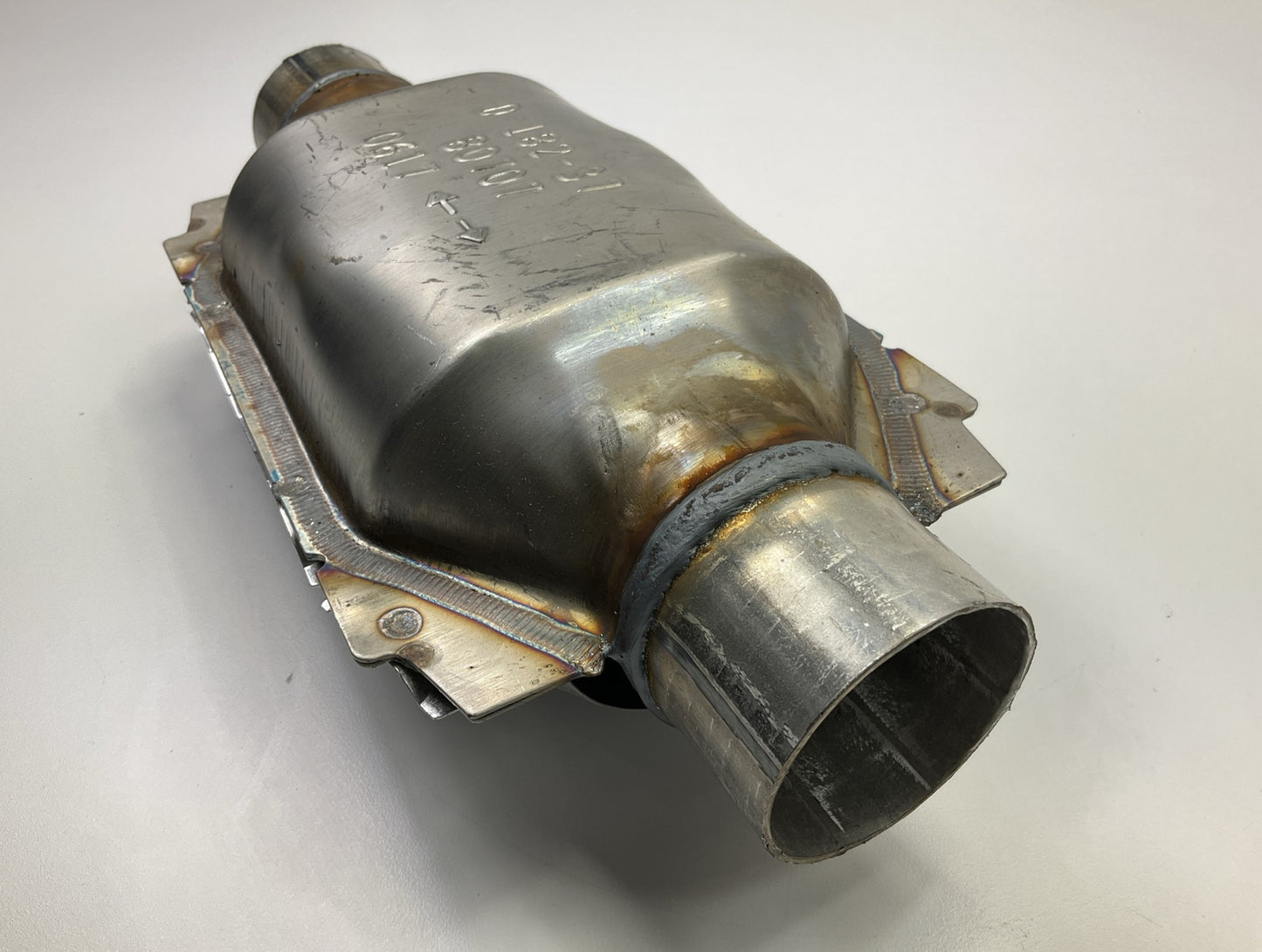 Walker 80707 Universal CALI Catalytic Converter D-182-37, 2-1/4'' In & Out