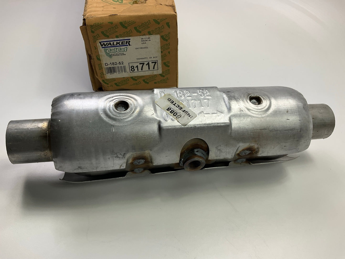 Walker 81717 CARB Universal Catalytic Converter, 2'' Inlet, 2'' Outet, 17.5'' Long