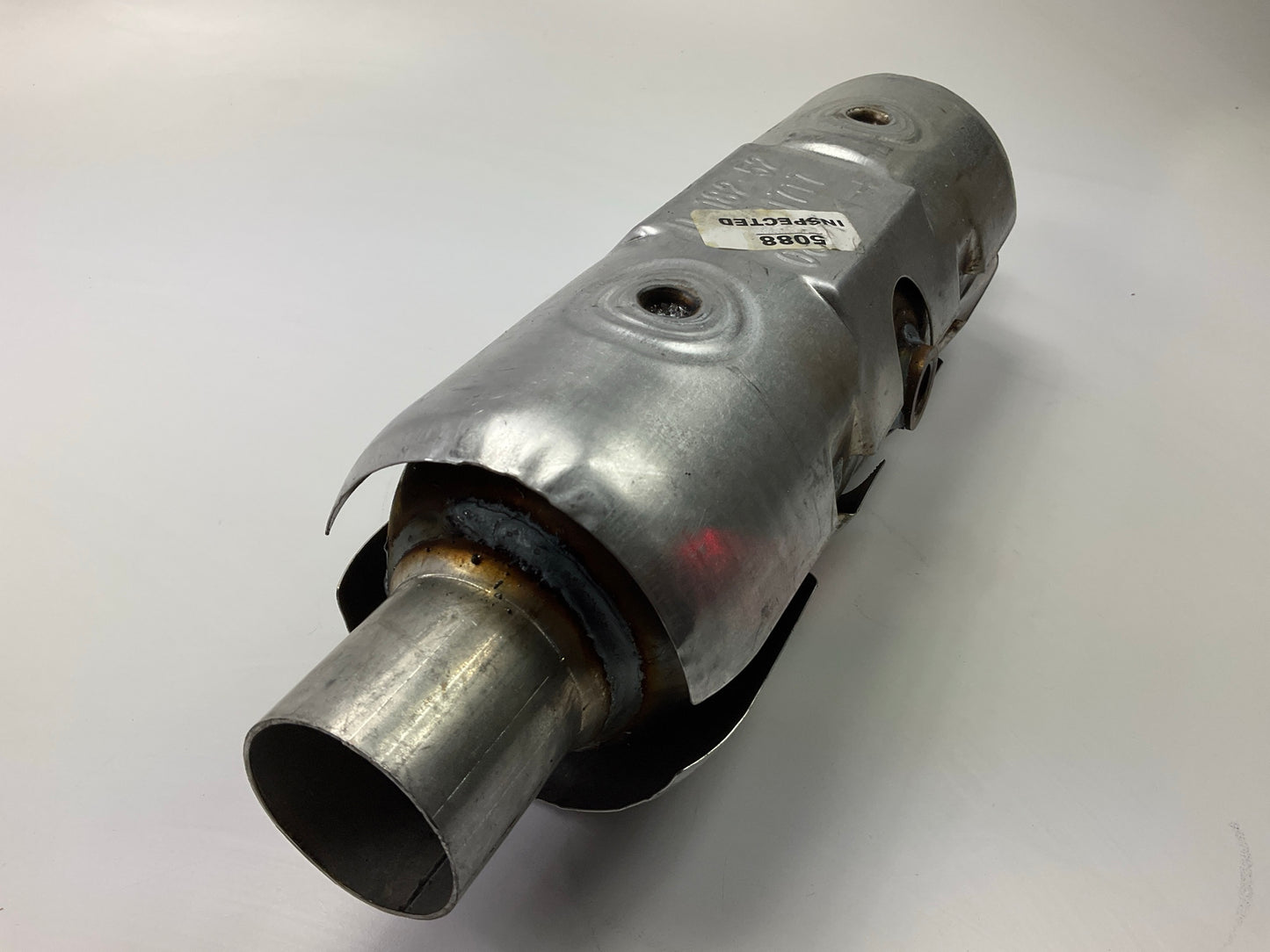 Walker 81717 CARB Universal Catalytic Converter, 2'' Inlet, 2'' Outet, 17.5'' Long