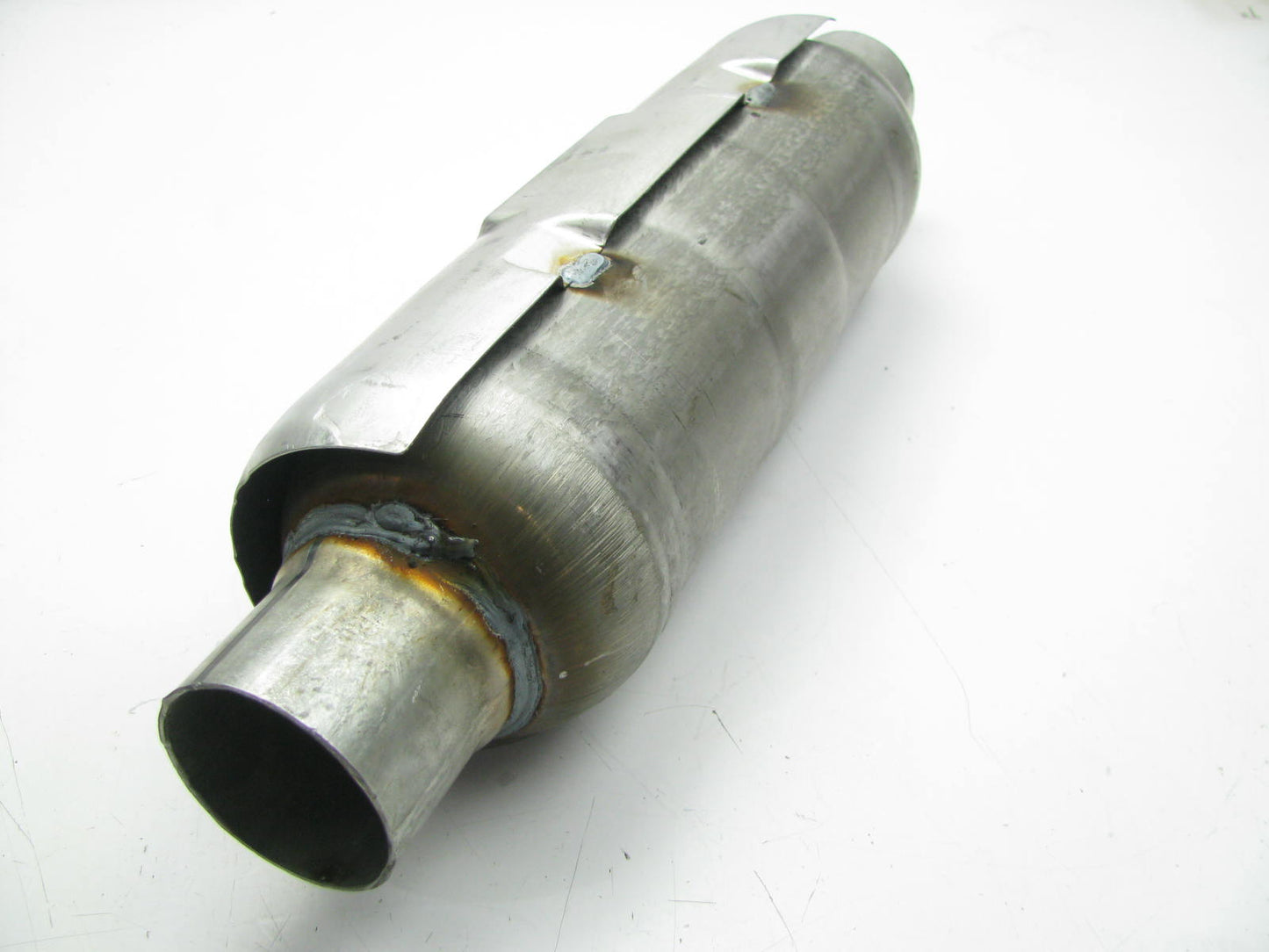 Walker 93257 UNIVERSAL 2-1/4'' Catalytic Converter, 17.5'' Long, 2.25'' Inlet & Out