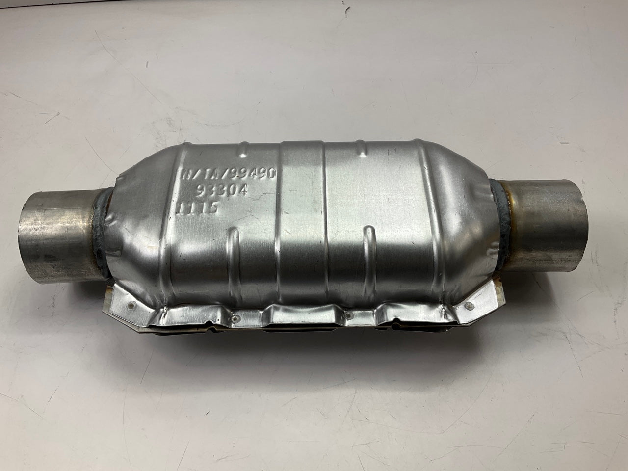 Walker 93304 Universal EPA Compliant Catalytic Converter