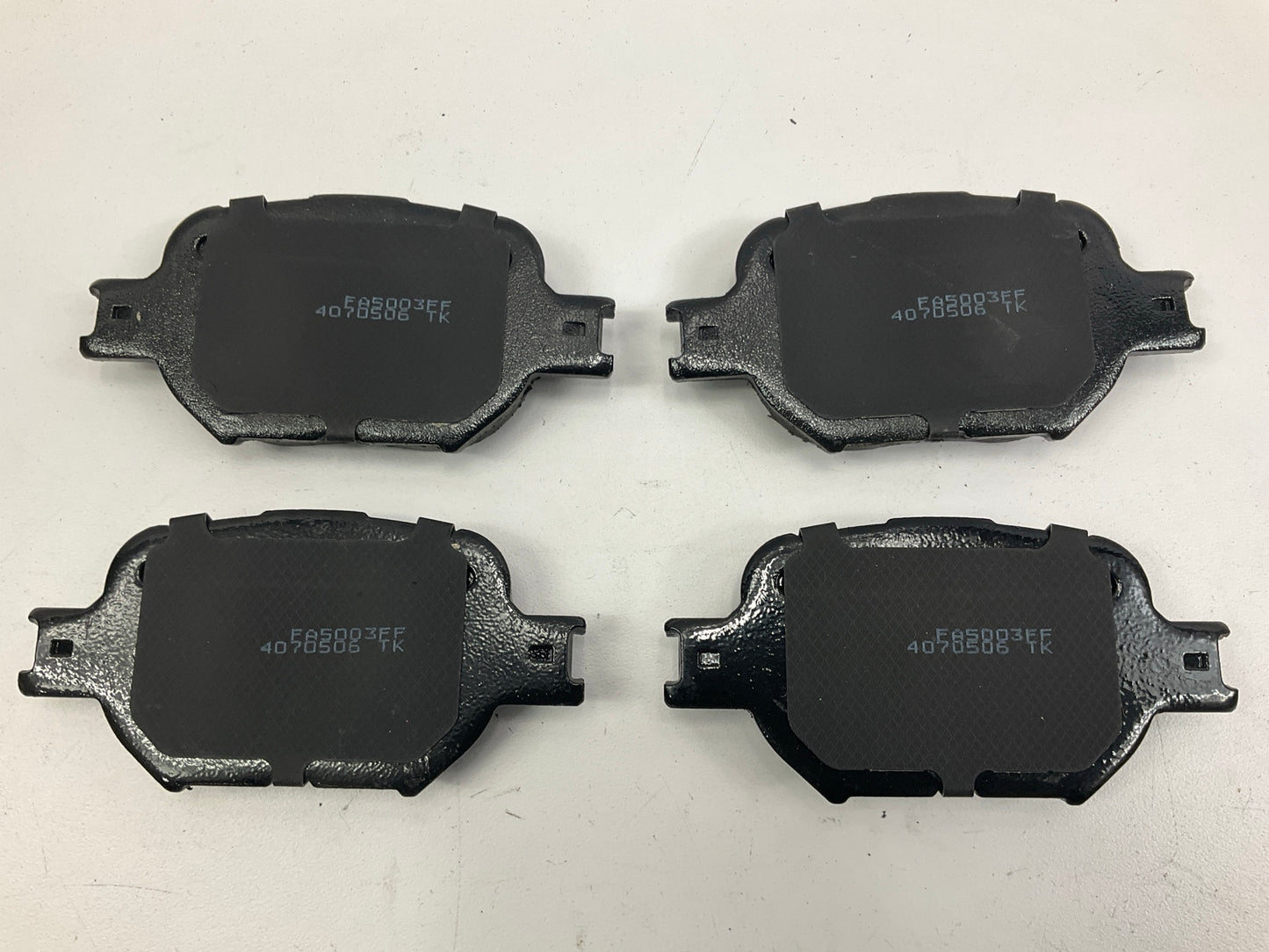 Wearever CNAD817 Front Ceramic Disc Brake Pads