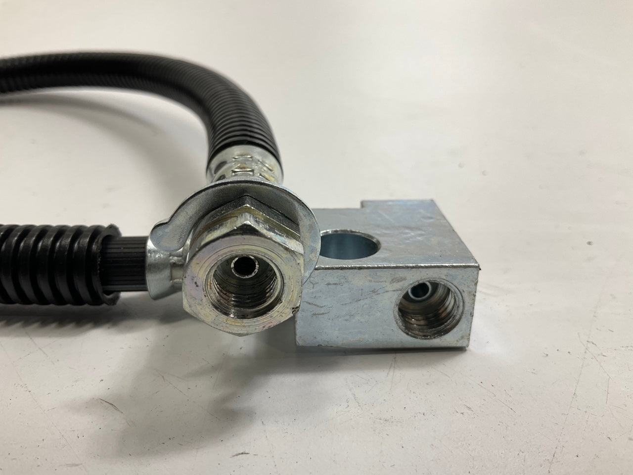 Wearever H620180 Rear Center Brake Hose