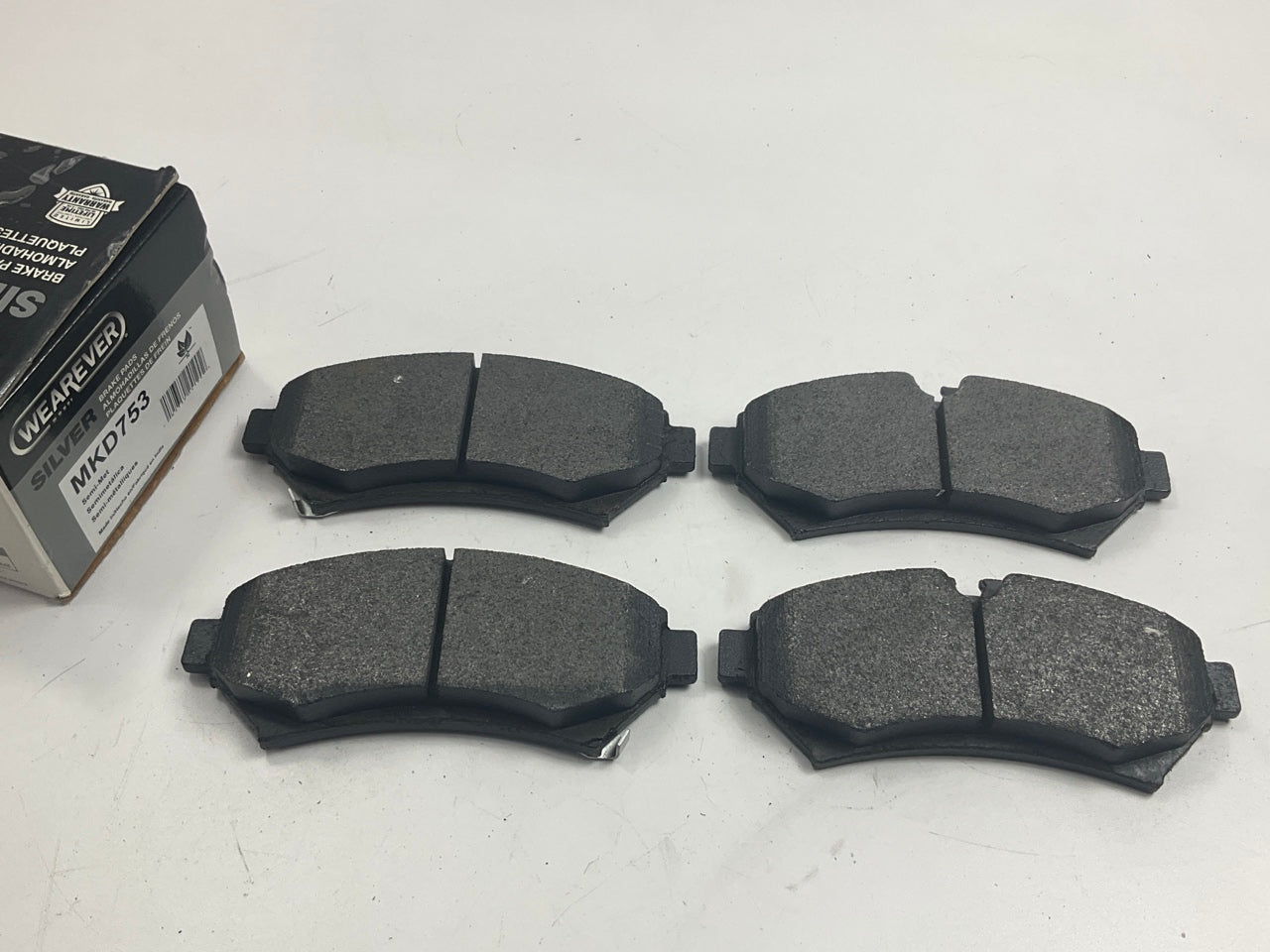 Wearever MKD753 Front Semi-Metallic Disc Brake Pads