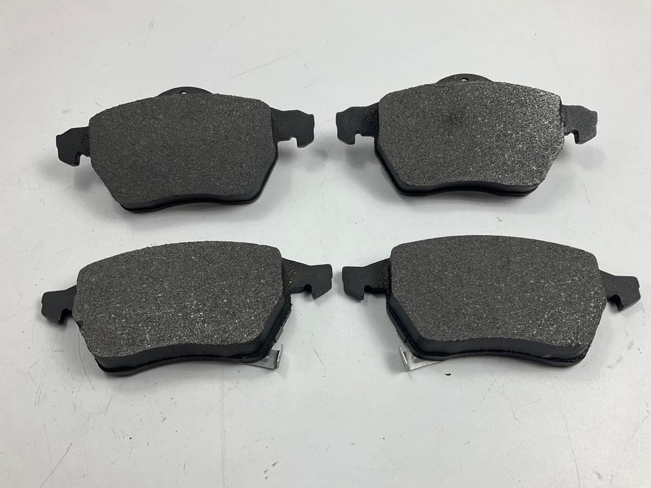 Wearever MKD819 Front Semi-Metallic Disc Brake Pads