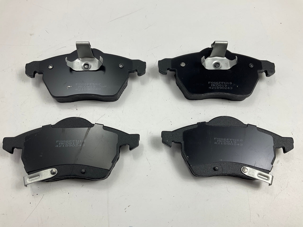 Wearever MKD819 Front Semi-Metallic Disc Brake Pads