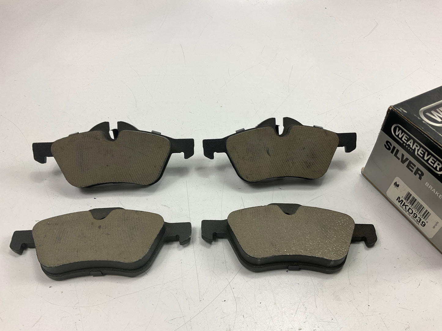 Wearever MKD939 Front Semi-Metallic Disc Brake Pads For 2002-2008 Mini Cooper