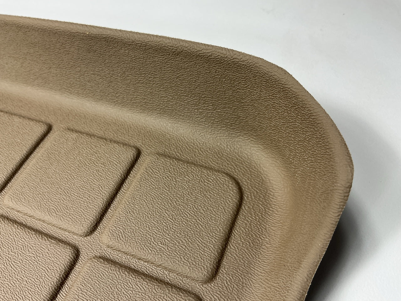 DIRECT FIT 41322 Tan Rubber Cargo Liner Trunk Mat - 2006-2017 Ford Expedition