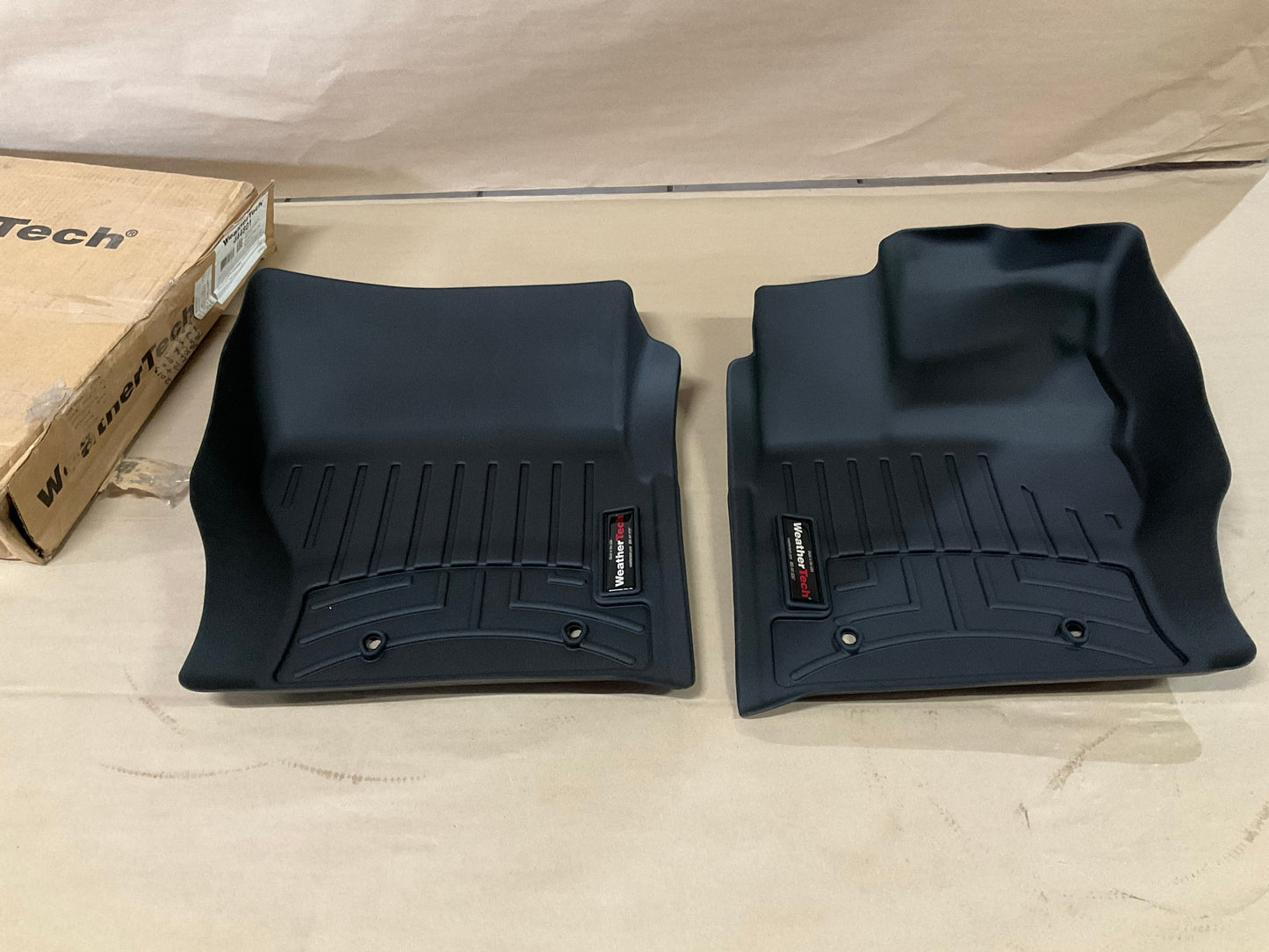 DIRECT FIT 444801 Front Rubber Floor Liner Mats For 2017-25 Land Rover Discovery