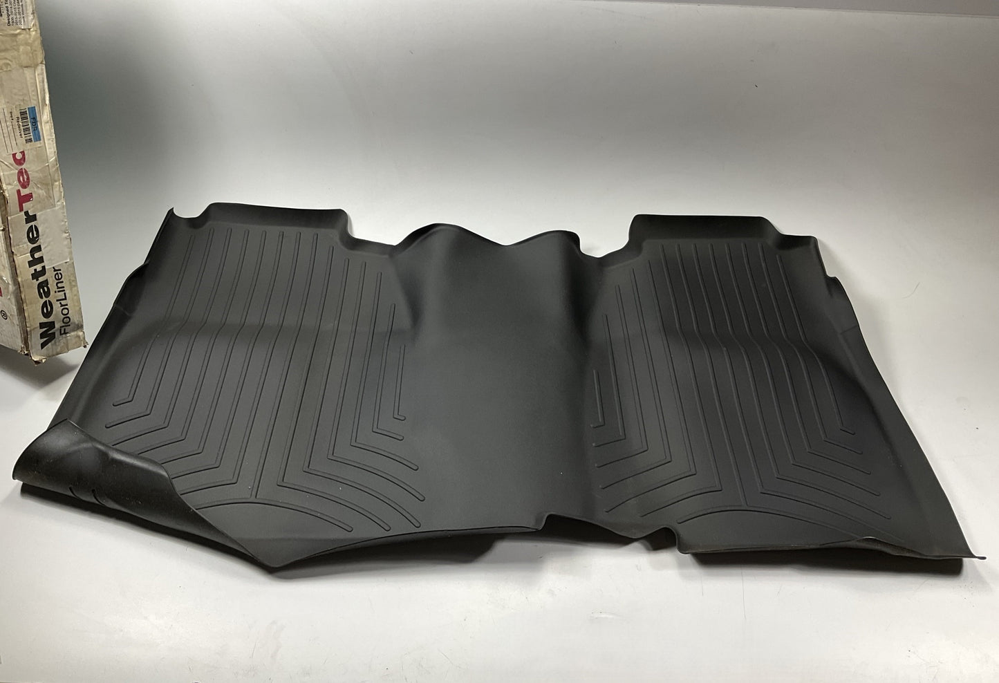 USED MAT - 445422, 2nd Row Floor Liner Mat 14-15 Silverado Sierra,  2015 2500HD