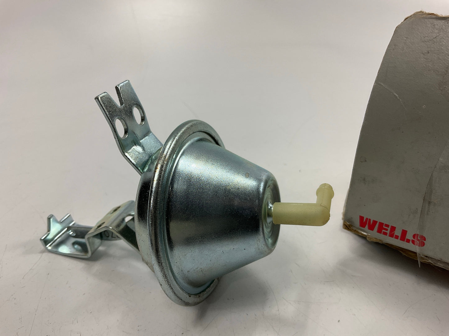 Wells DV1415 Distributor Vacuum Advance Control - Replaces V296, 1116235 , D1353