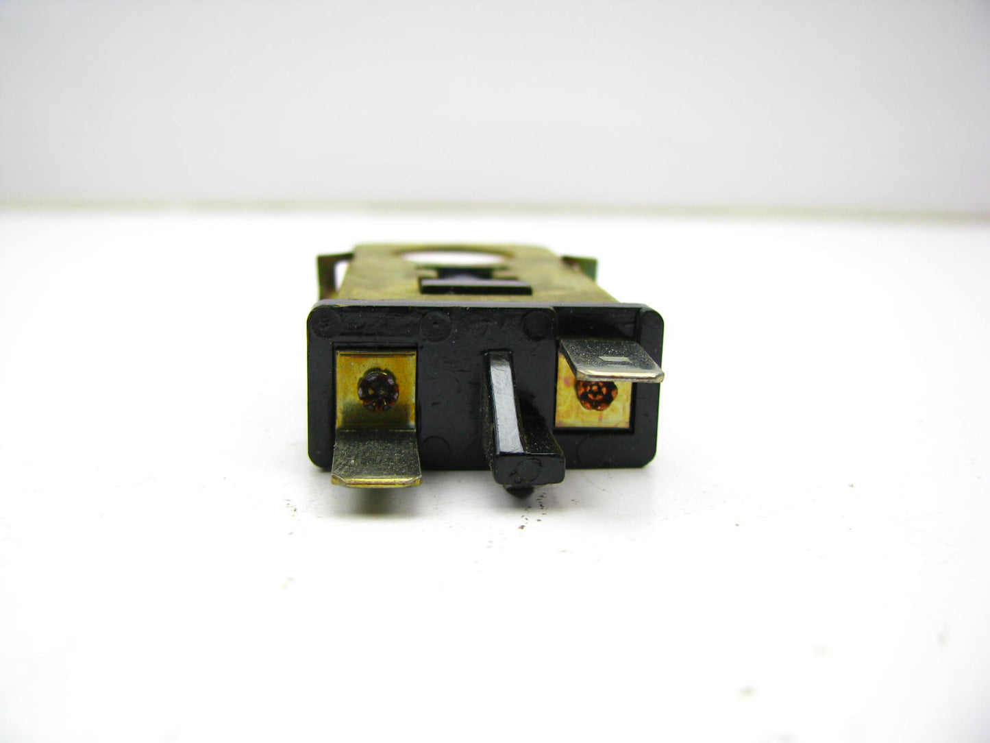 Wells F4818 Brake Light Stop Lamps Switch (  WITHOUT Power Brakes )