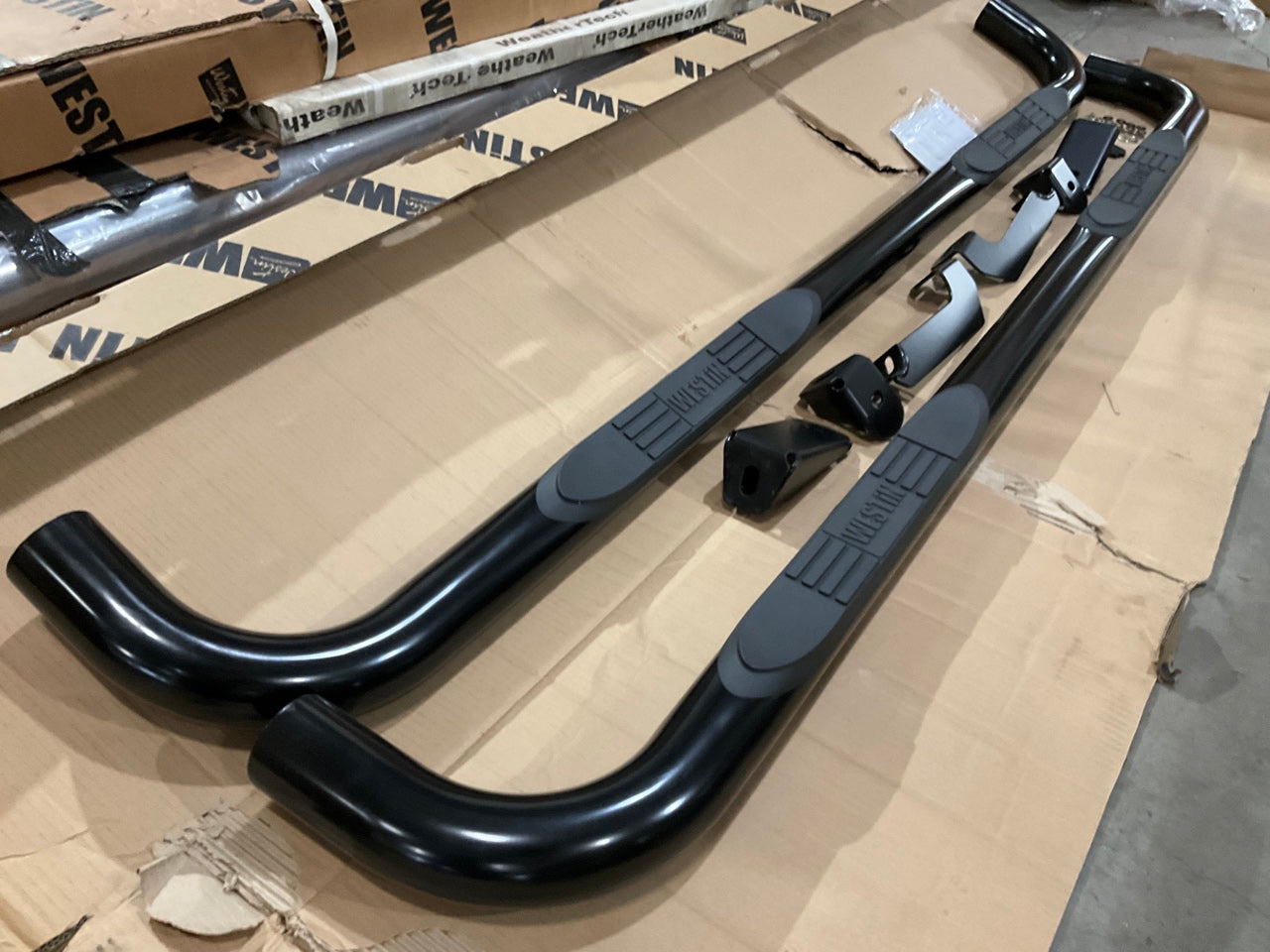 Westin 23-3825 3'' Side Step Nerf Bars - 2014-2018 Silverado Sierra 1500 CREW CAB