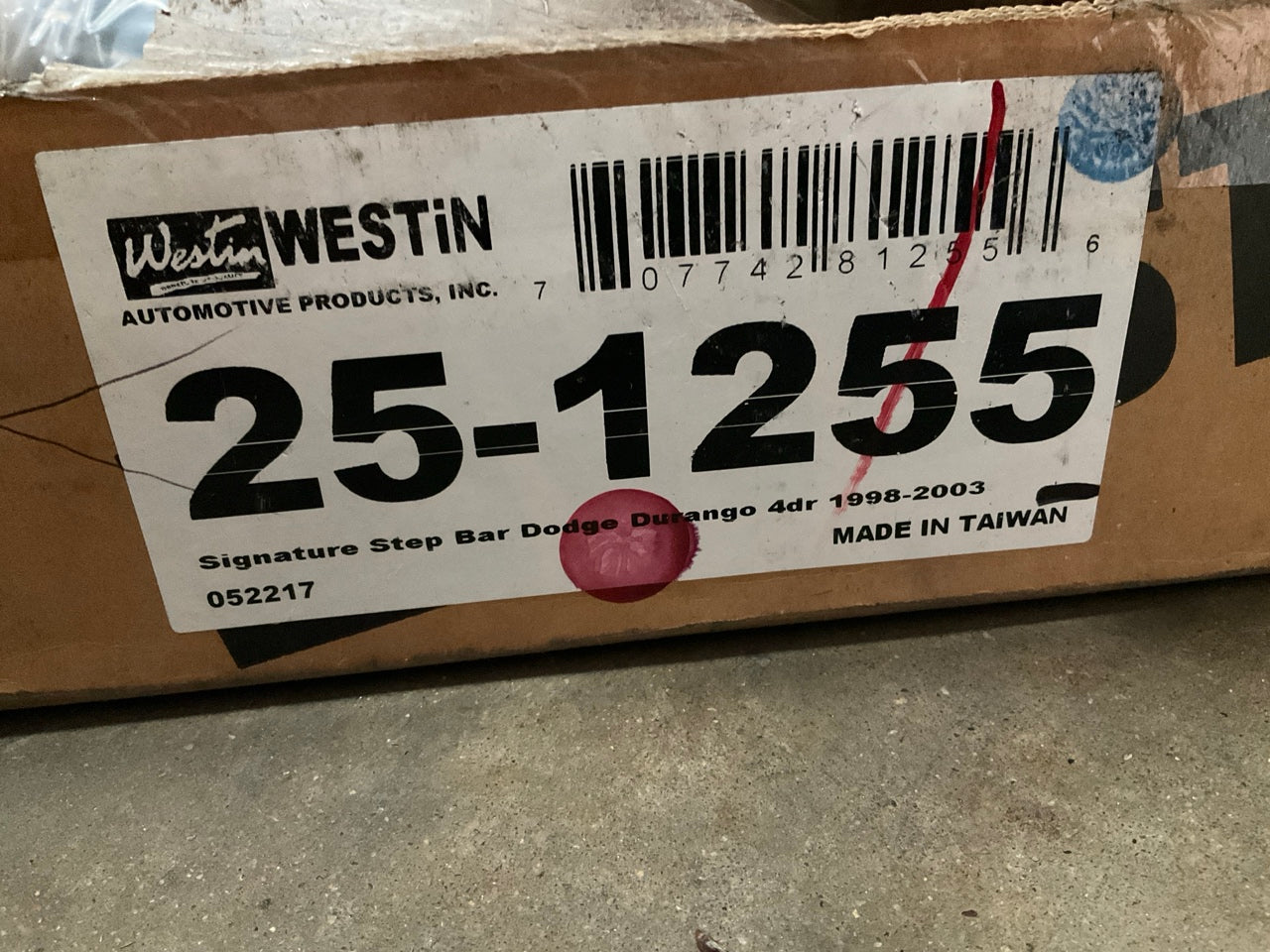 Westin 25-1255 Signature 3'' Round Cab Length Dual Step Nerf Bars, Black
