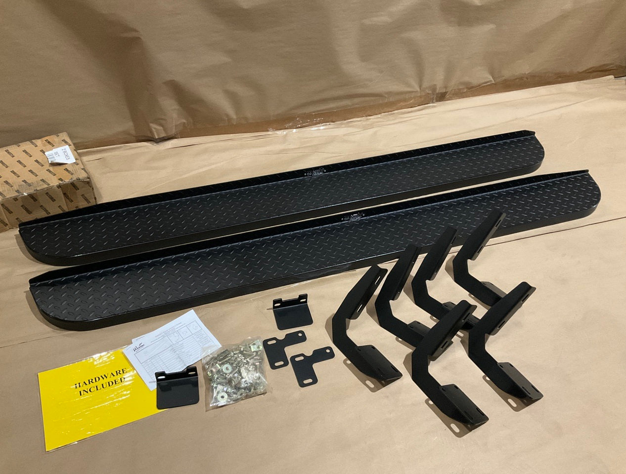 Westin 57-51315 HDX Runniing Boards W/ Mount Kit 08-15 Ford F-250/350 Super Cab