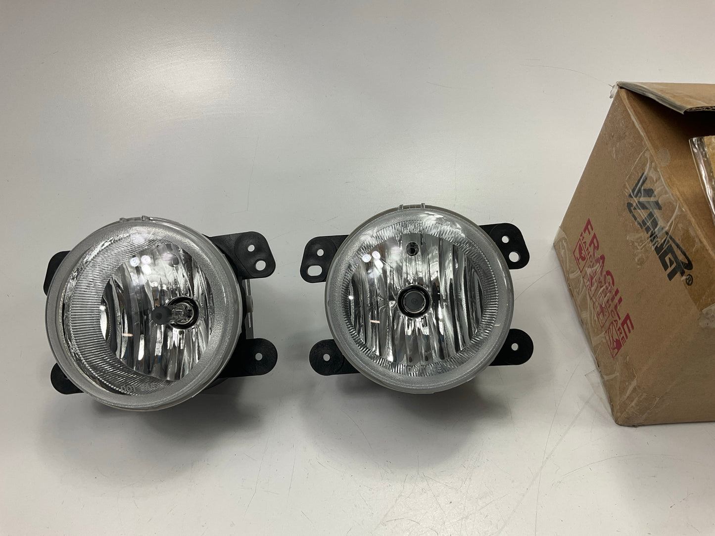 Winjet CFWJ-0202-C Fog Light Lamps PAIR