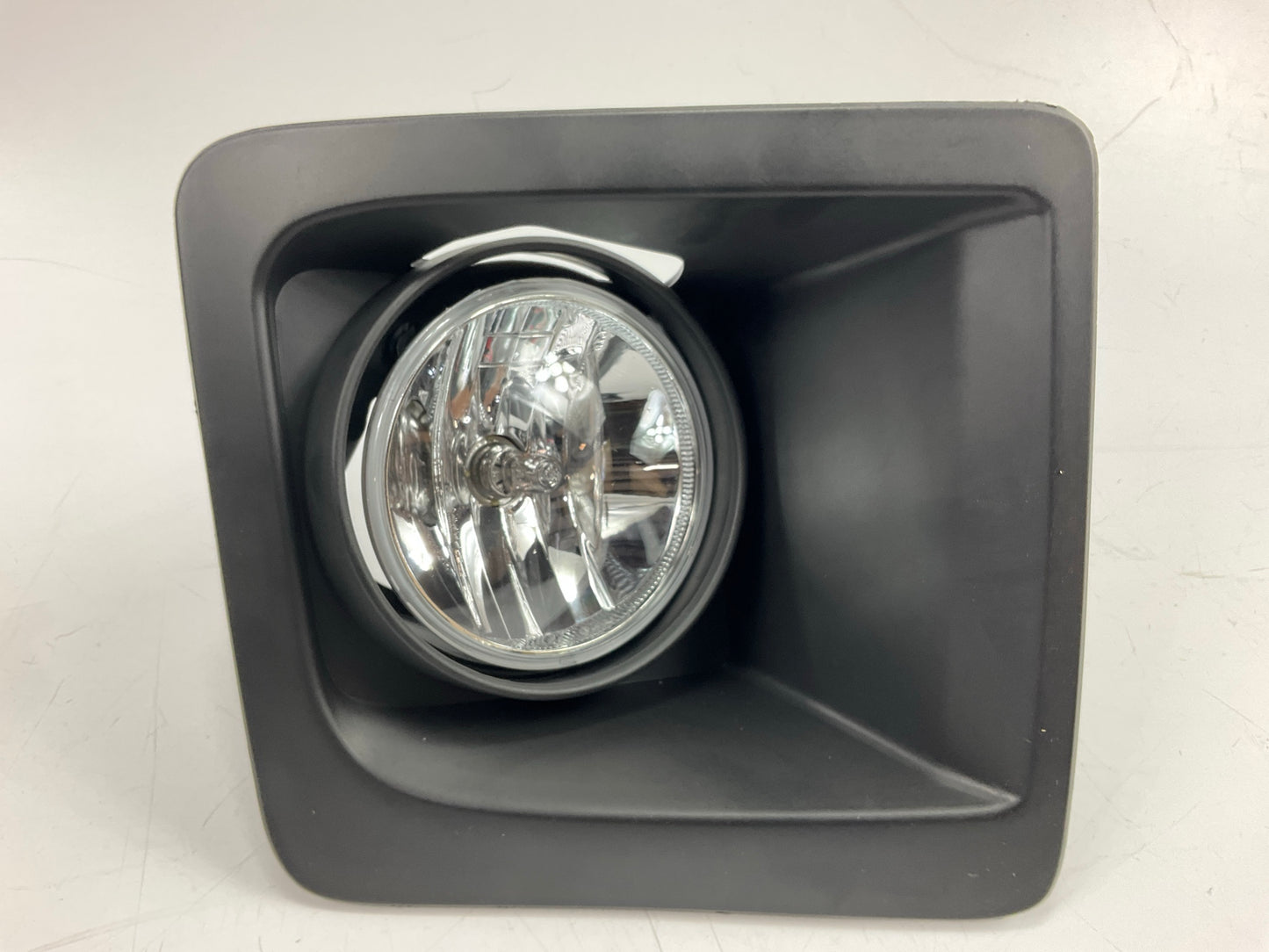 Winjet CFWJ-0349-C Fog Light Lamp Kit W/ Switch - 2014-2015 GMC Sierra 1500