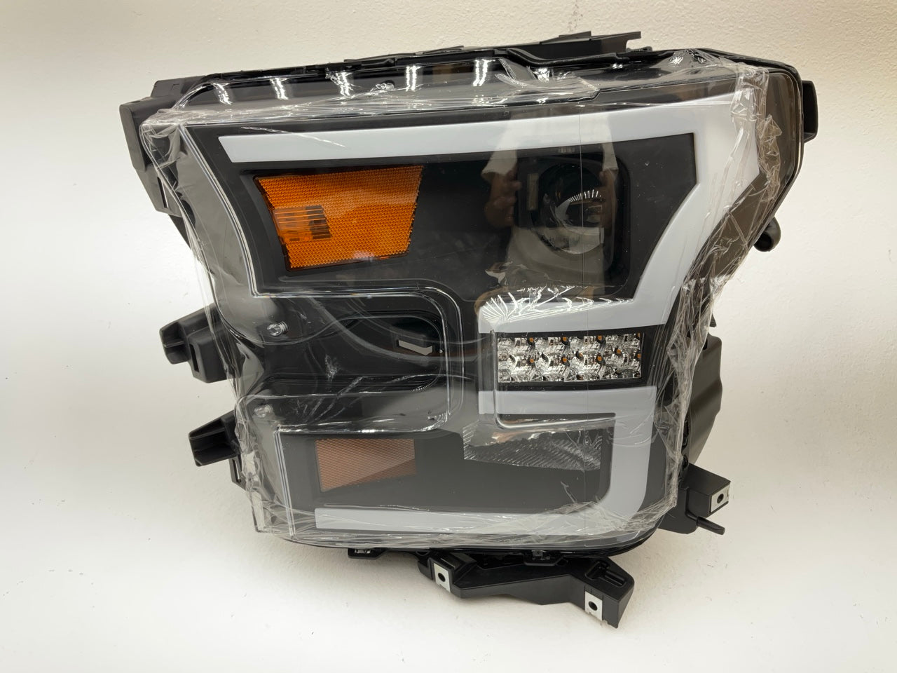 Winjet WJ10-0427-04 DRL Projector Headlight Headlamps (Black) 2015-17 Ford F-150