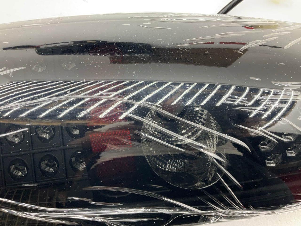 Winjet WJ20-0006-05 LED Tail Light Lamp Set (Smoke) 1999-2006 Silverado & Sierra