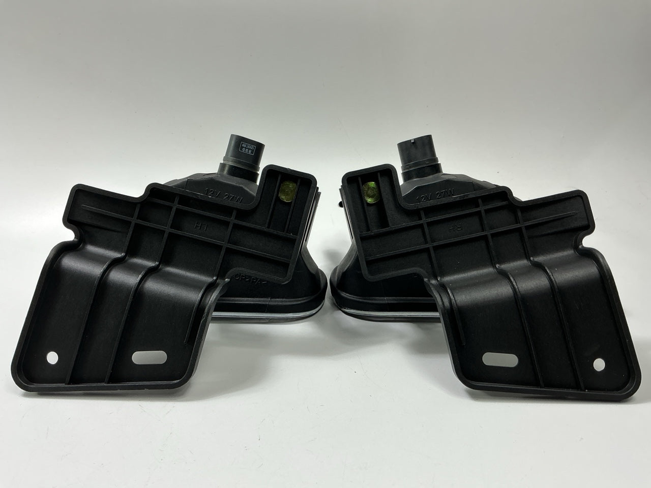 Winjet WJ30-0125-09 Fog Light Lamp Set (Clear) 1999-02 Silverado, 00-06 Suburban