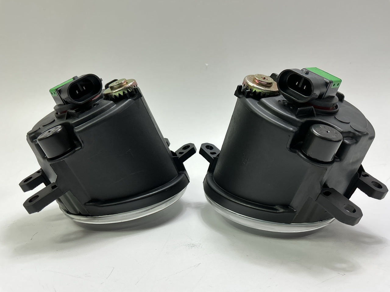 Winjet WJ30-0228-09 Fog Light Lamp Set W/ Wiring (Clear) For 2011-2012 Corolla