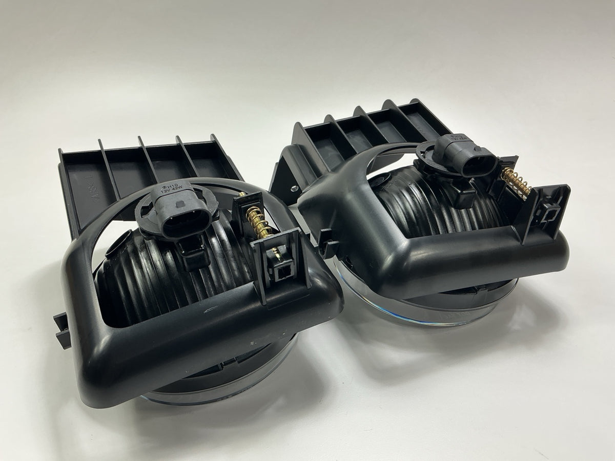 Winjet WJ30-0541-09 Fog Light Lamps For 2005-2007 GMC Sierra 1500, 2500, 3500