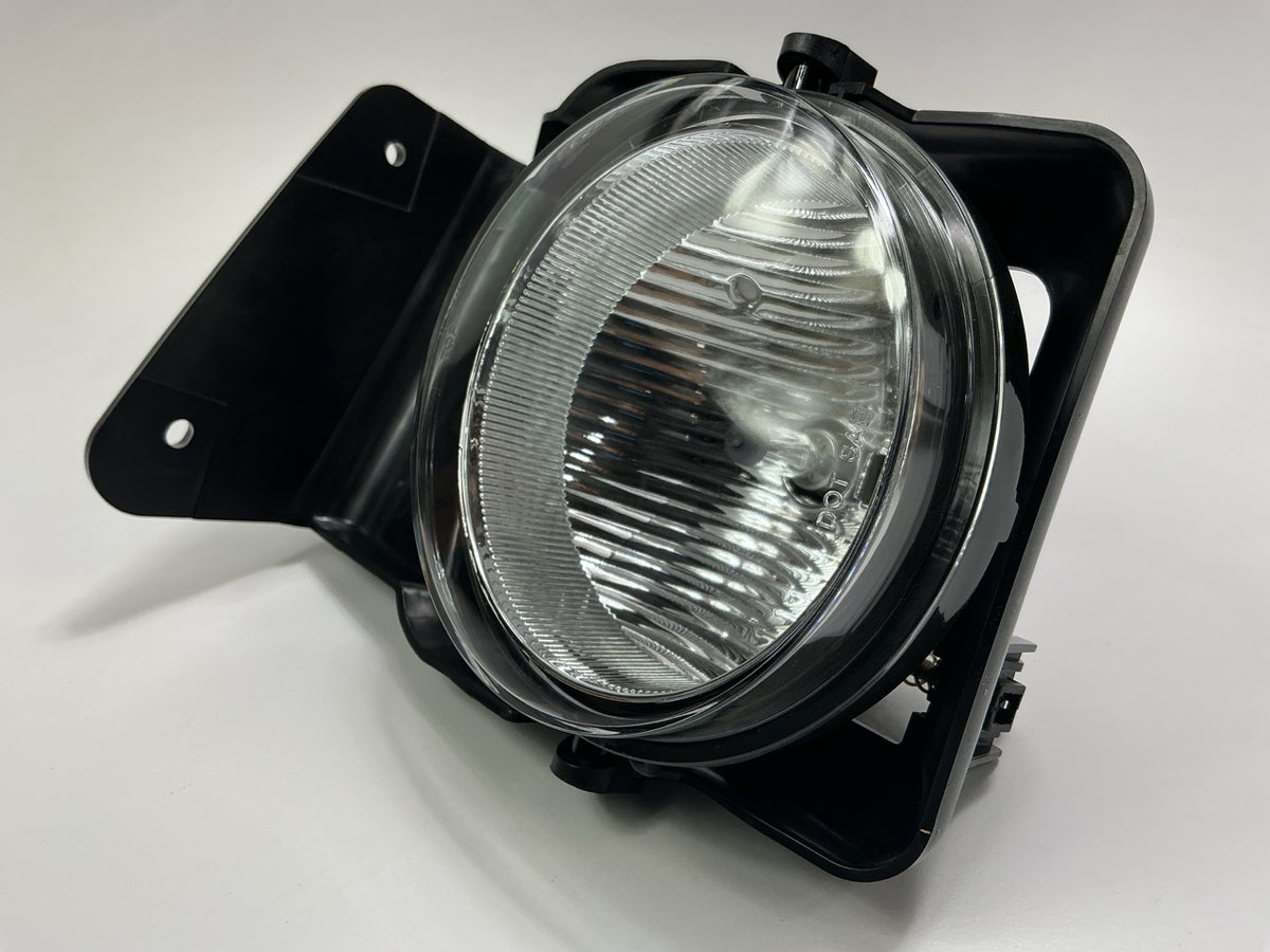 Winjet WJ30-0541-09 Fog Light Lamps For 2005-2007 GMC Sierra 1500, 2500, 3500