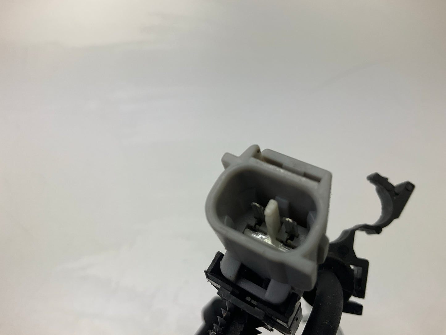 MISSING BOLTS - WJB WA515009 Front Right Wheel Bearing And Hub