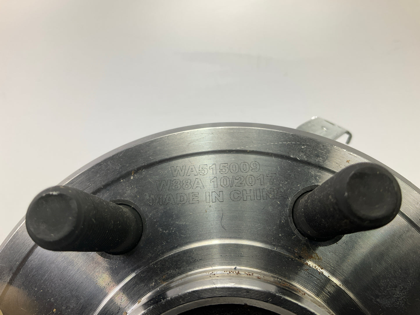MISSING BOLTS - WJB WA515009 Front Right Wheel Bearing And Hub