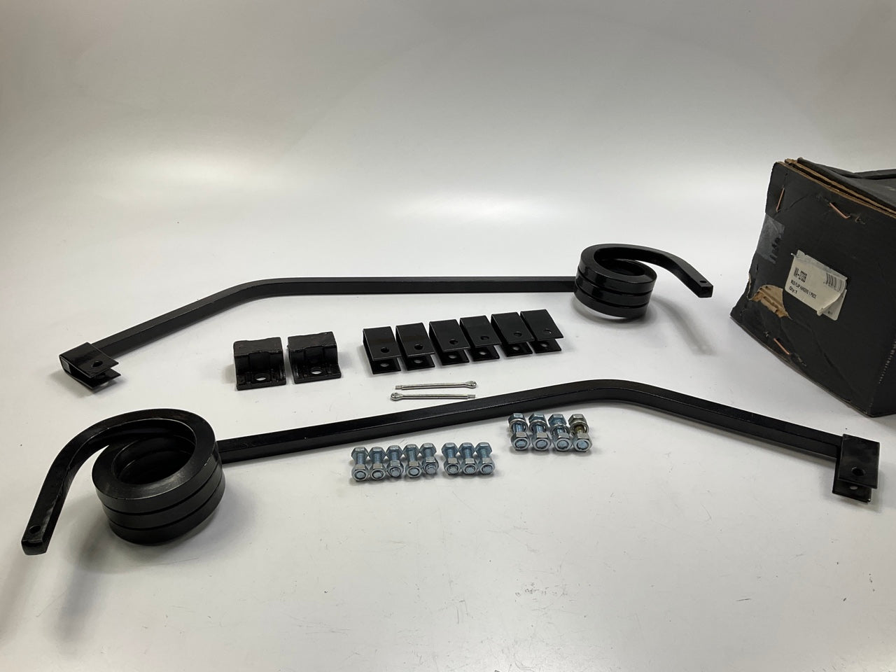 World American WA2733B Mud Flap Hangers - 2 Piece Set - 30'' Long, Pig Tail Style